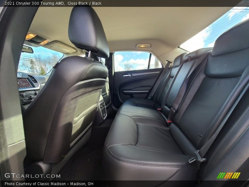 Gloss Black / Black 2021 Chrysler 300 Touring AWD