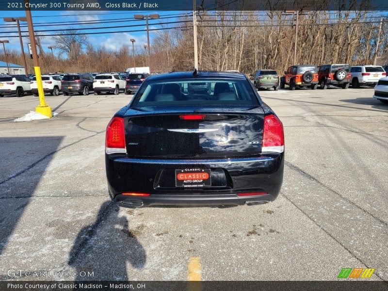 Gloss Black / Black 2021 Chrysler 300 Touring AWD