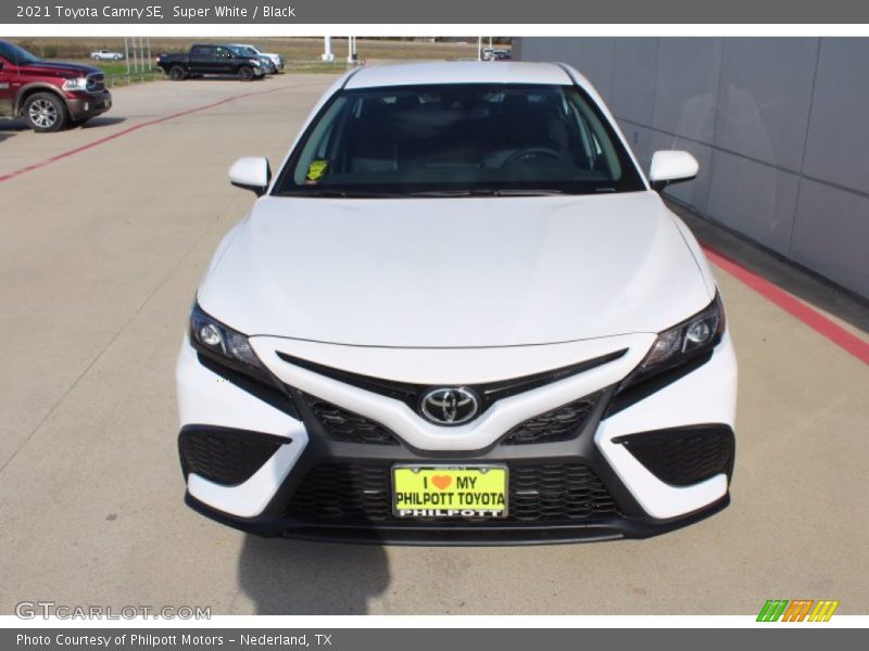 Super White / Black 2021 Toyota Camry SE