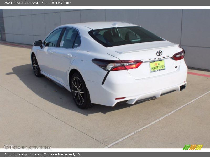 Super White / Black 2021 Toyota Camry SE