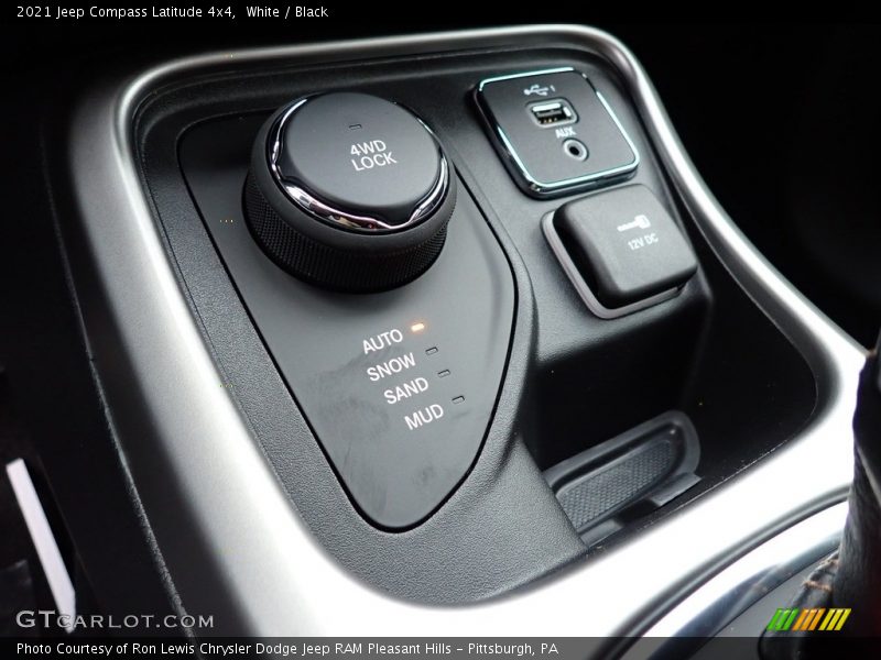 White / Black 2021 Jeep Compass Latitude 4x4