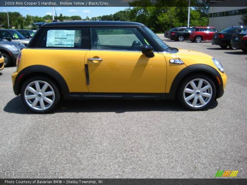 Mellow Yellow / Black/Grey 2009 Mini Cooper S Hardtop