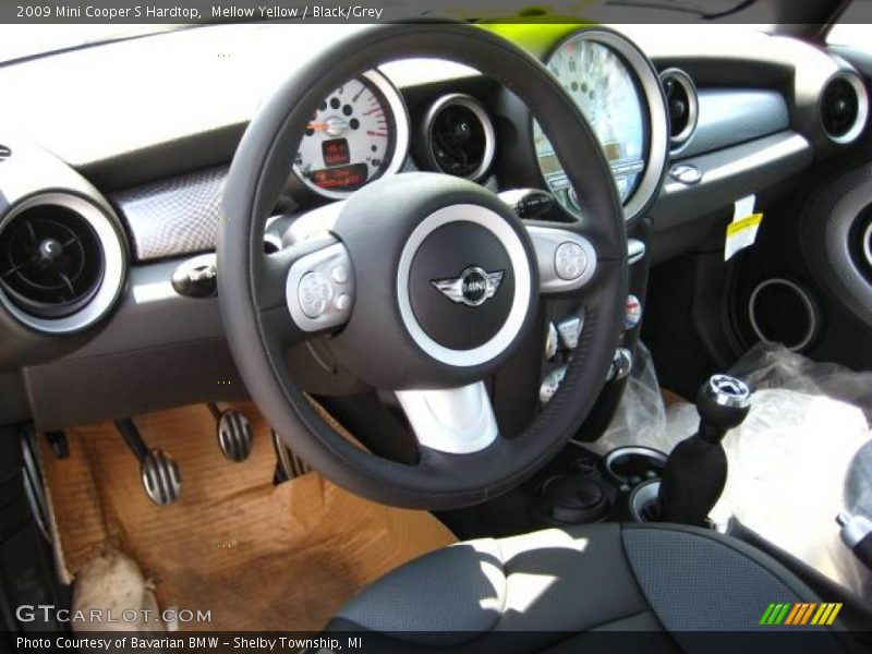 Mellow Yellow / Black/Grey 2009 Mini Cooper S Hardtop