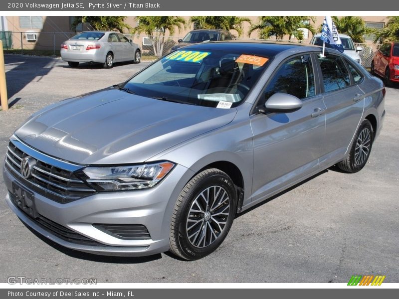 Pyrite Silver / Titan Black 2020 Volkswagen Jetta SE