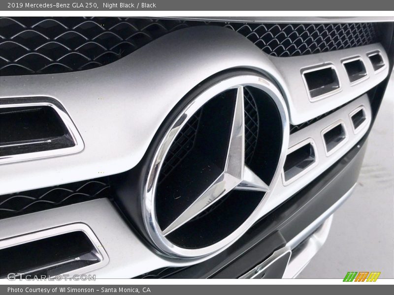Night Black / Black 2019 Mercedes-Benz GLA 250