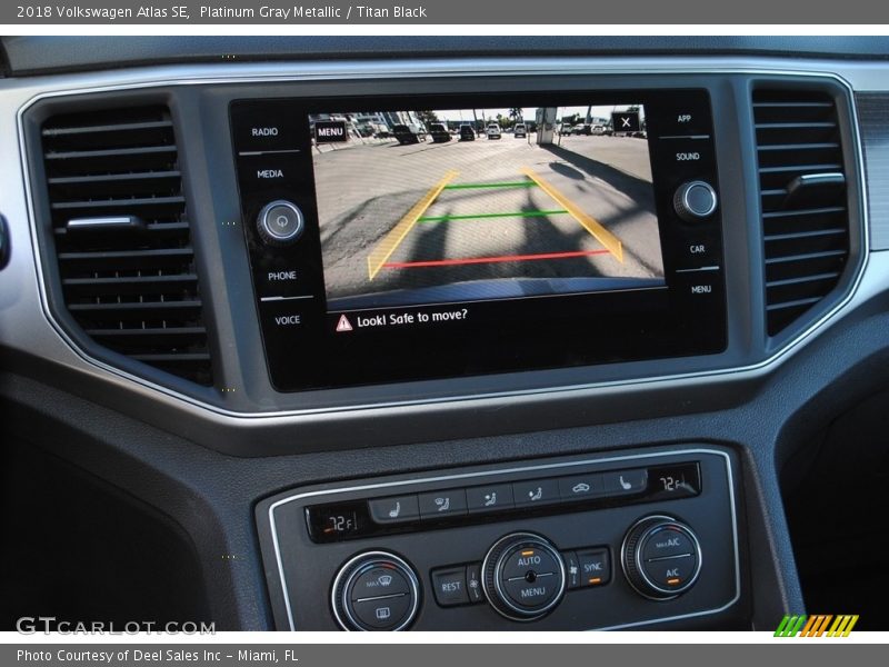 Platinum Gray Metallic / Titan Black 2018 Volkswagen Atlas SE