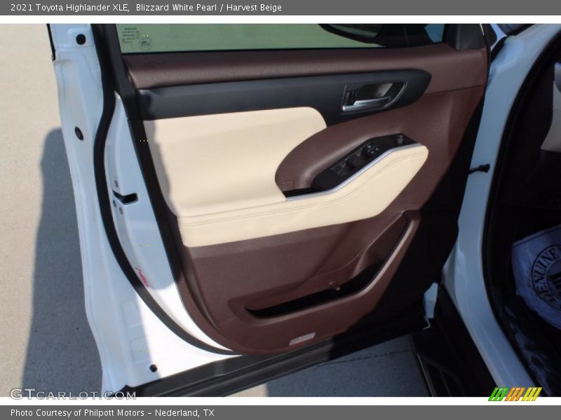 Blizzard White Pearl / Harvest Beige 2021 Toyota Highlander XLE