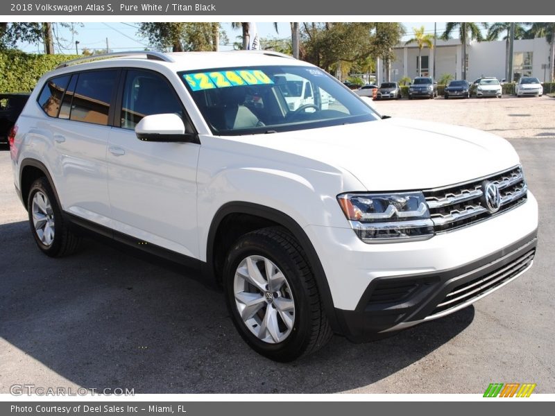Pure White / Titan Black 2018 Volkswagen Atlas S