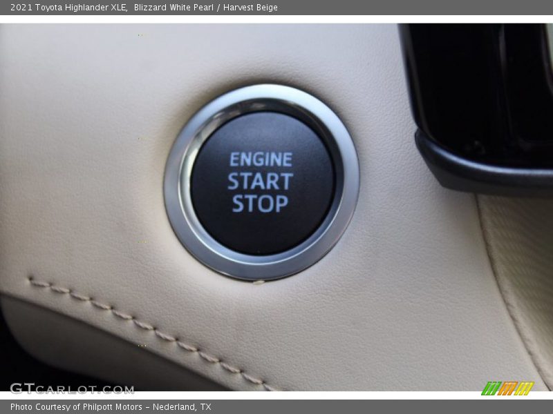 Blizzard White Pearl / Harvest Beige 2021 Toyota Highlander XLE