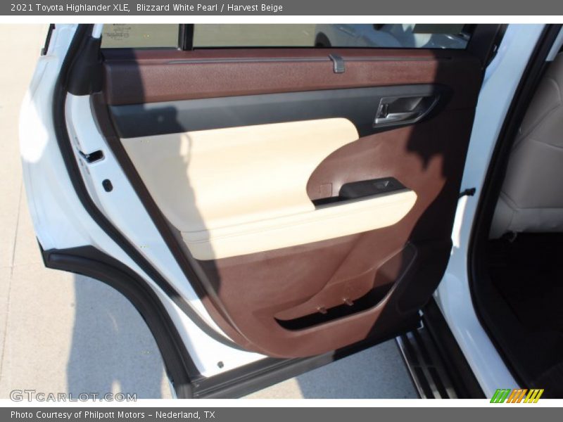 Blizzard White Pearl / Harvest Beige 2021 Toyota Highlander XLE