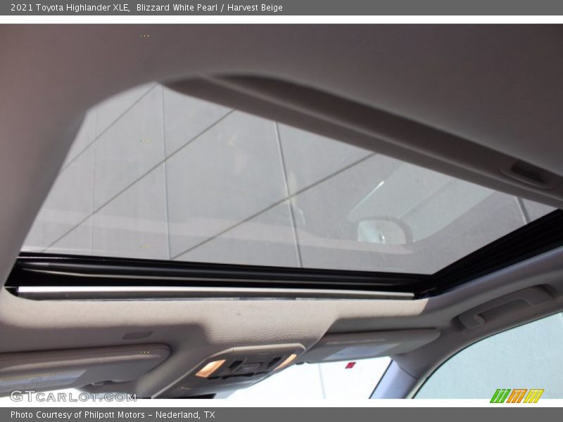 Blizzard White Pearl / Harvest Beige 2021 Toyota Highlander XLE
