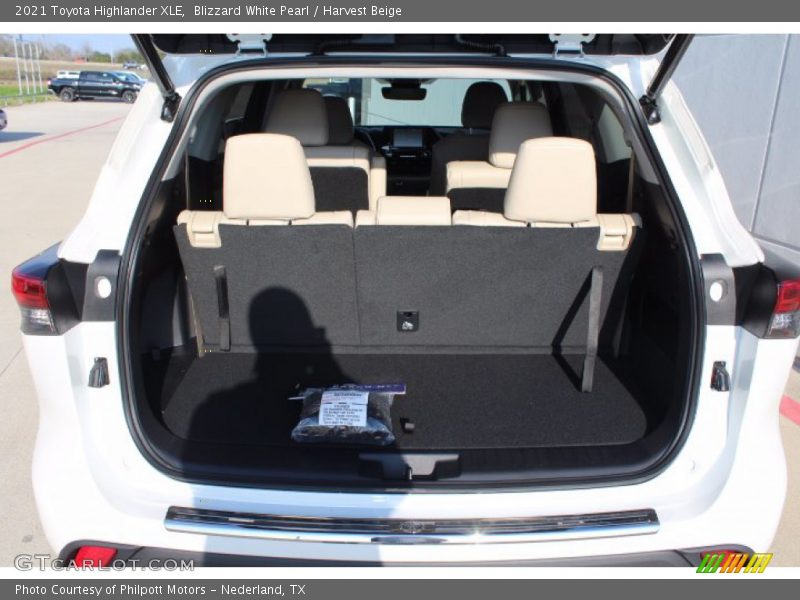 Blizzard White Pearl / Harvest Beige 2021 Toyota Highlander XLE