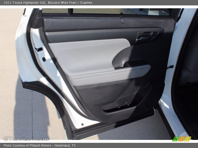 Blizzard White Pearl / Graphite 2021 Toyota Highlander XLE