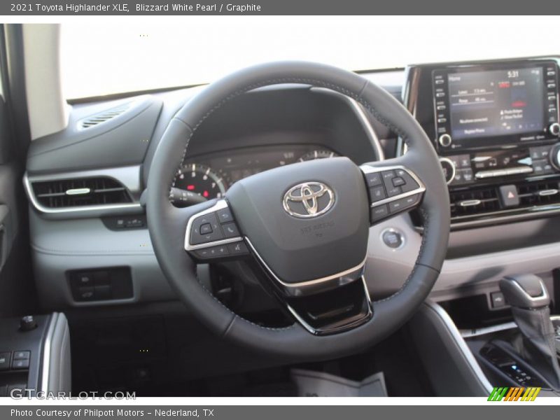 Blizzard White Pearl / Graphite 2021 Toyota Highlander XLE