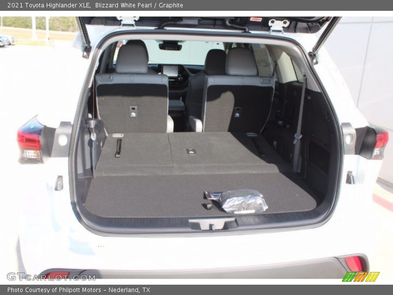 Blizzard White Pearl / Graphite 2021 Toyota Highlander XLE