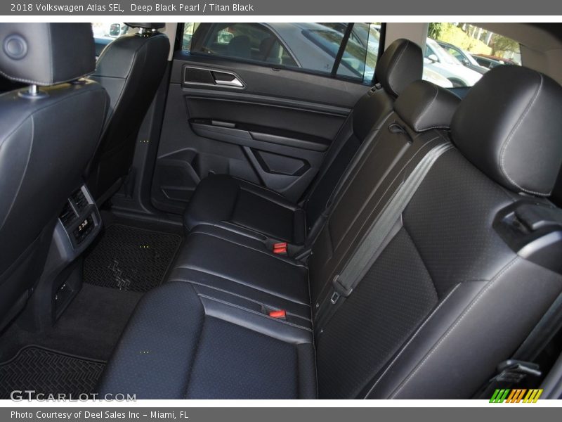 Deep Black Pearl / Titan Black 2018 Volkswagen Atlas SEL