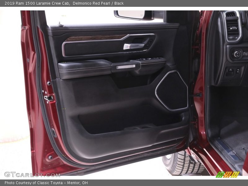 Delmonico Red Pearl / Black 2019 Ram 1500 Laramie Crew Cab