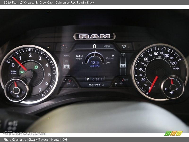Delmonico Red Pearl / Black 2019 Ram 1500 Laramie Crew Cab