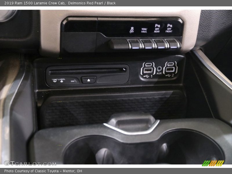 Delmonico Red Pearl / Black 2019 Ram 1500 Laramie Crew Cab