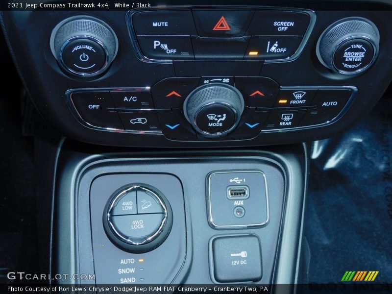 White / Black 2021 Jeep Compass Trailhawk 4x4