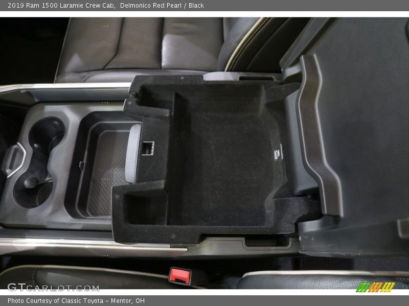 Delmonico Red Pearl / Black 2019 Ram 1500 Laramie Crew Cab