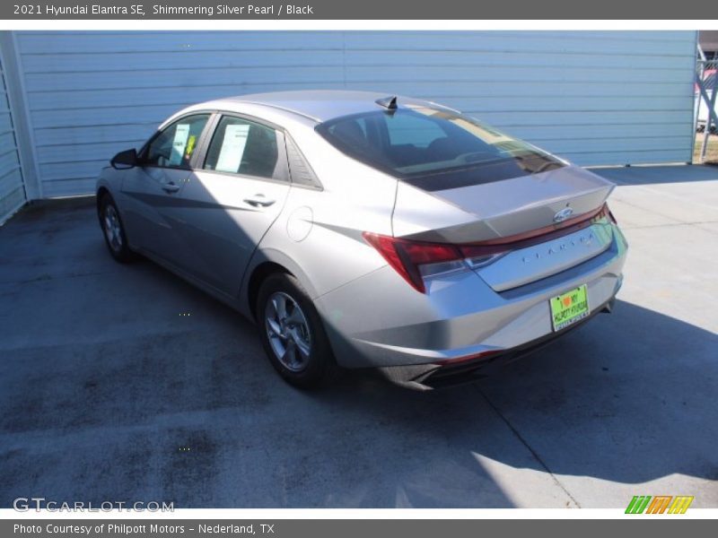 Shimmering Silver Pearl / Black 2021 Hyundai Elantra SE