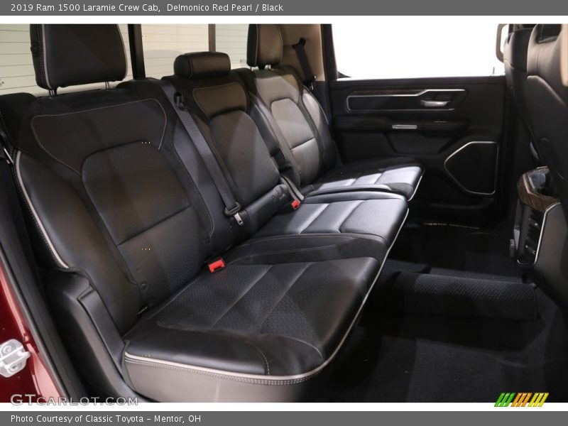 Delmonico Red Pearl / Black 2019 Ram 1500 Laramie Crew Cab