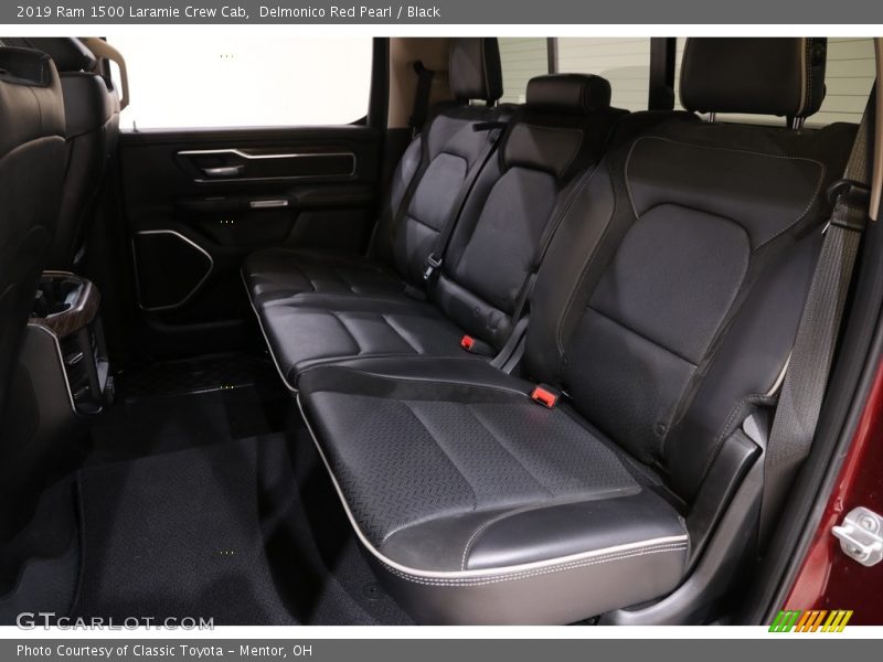 Delmonico Red Pearl / Black 2019 Ram 1500 Laramie Crew Cab
