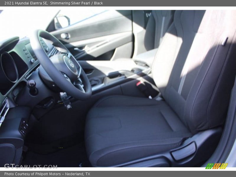 Shimmering Silver Pearl / Black 2021 Hyundai Elantra SE