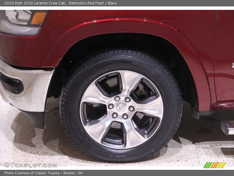 Delmonico Red Pearl / Black 2019 Ram 1500 Laramie Crew Cab
