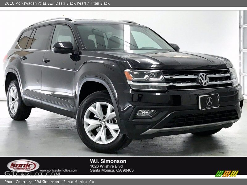 Deep Black Pearl / Titan Black 2018 Volkswagen Atlas SE