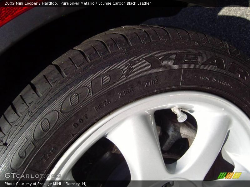 Pure Silver Metallic / Lounge Carbon Black Leather 2009 Mini Cooper S Hardtop
