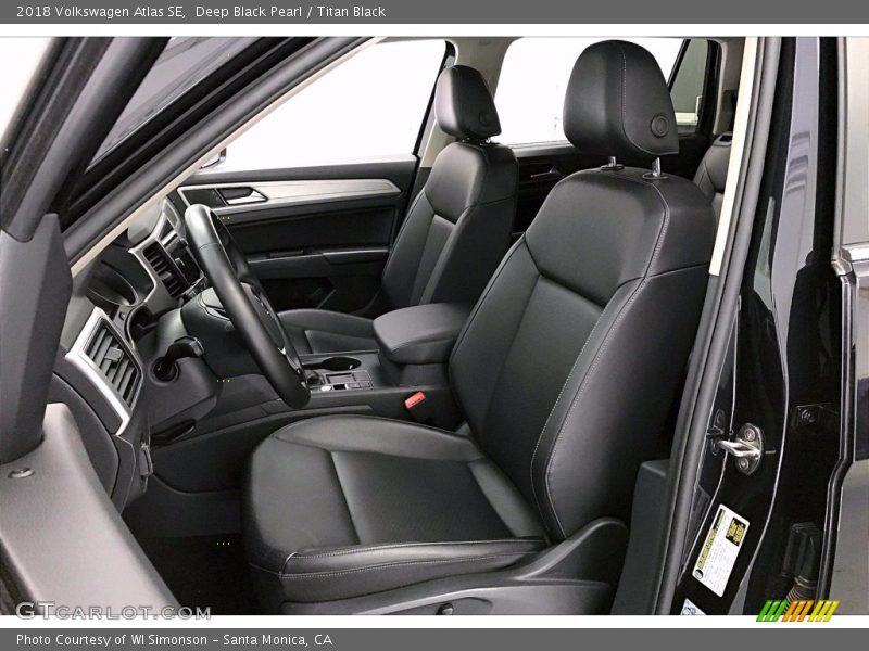 Deep Black Pearl / Titan Black 2018 Volkswagen Atlas SE