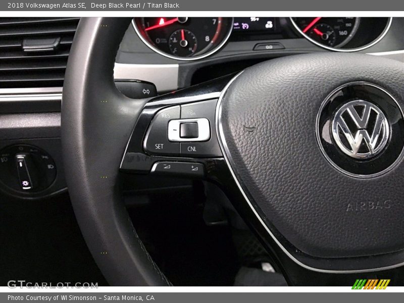 Deep Black Pearl / Titan Black 2018 Volkswagen Atlas SE