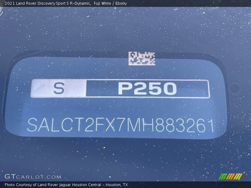 Fuji White / Ebony 2021 Land Rover Discovery Sport S R-Dynamic