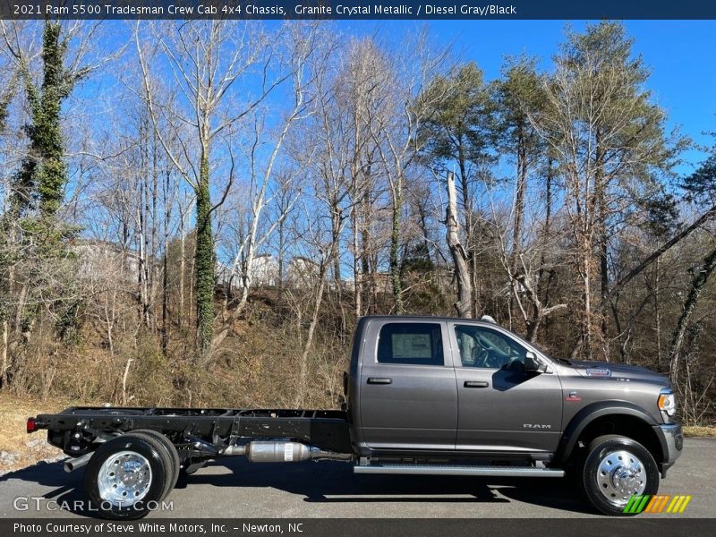  2021 5500 Tradesman Crew Cab 4x4 Chassis Granite Crystal Metallic