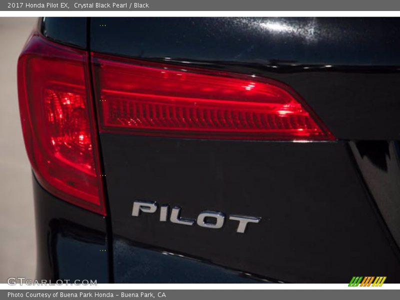 Crystal Black Pearl / Black 2017 Honda Pilot EX