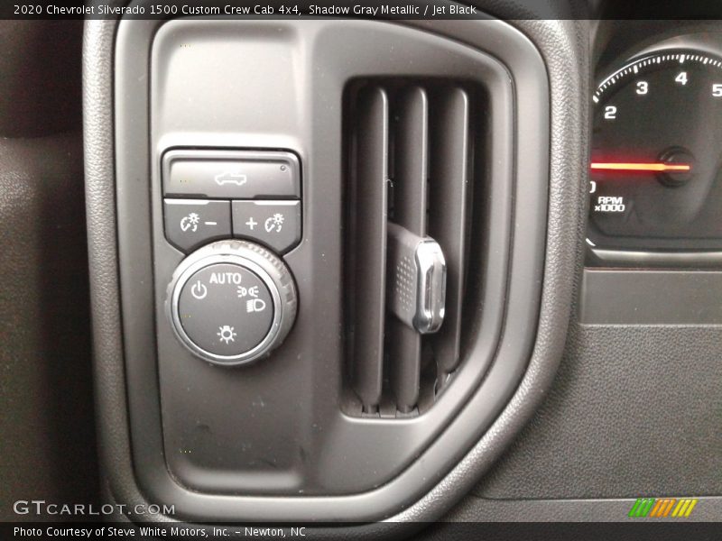 Controls of 2020 Silverado 1500 Custom Crew Cab 4x4