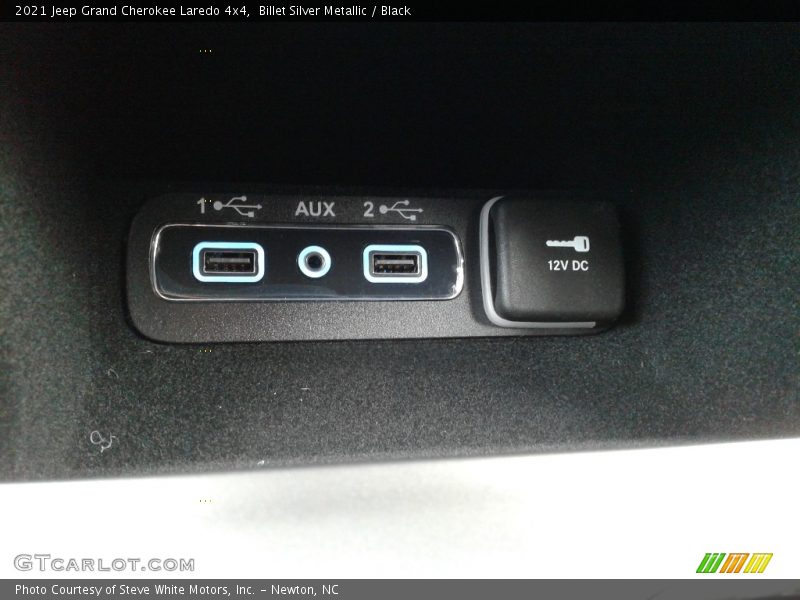 Billet Silver Metallic / Black 2021 Jeep Grand Cherokee Laredo 4x4