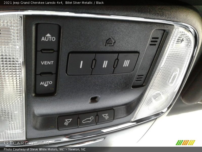 Billet Silver Metallic / Black 2021 Jeep Grand Cherokee Laredo 4x4