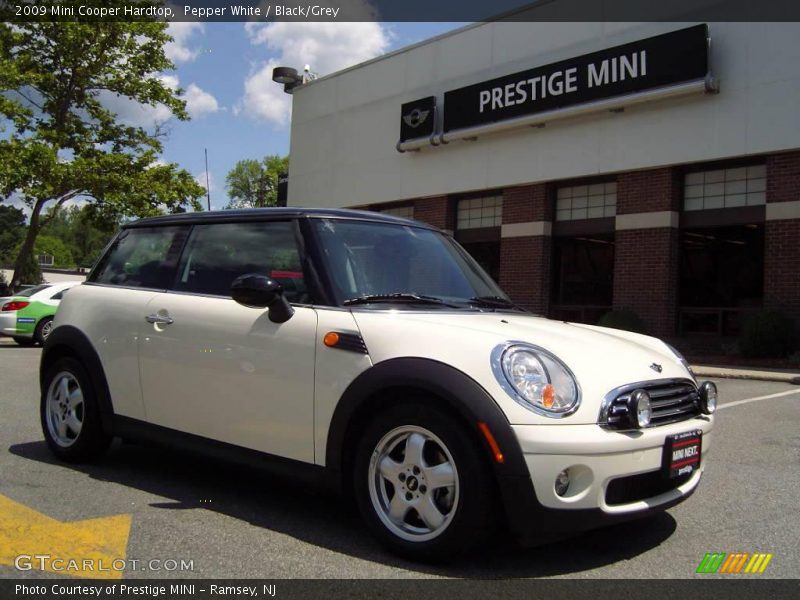 Pepper White / Black/Grey 2009 Mini Cooper Hardtop