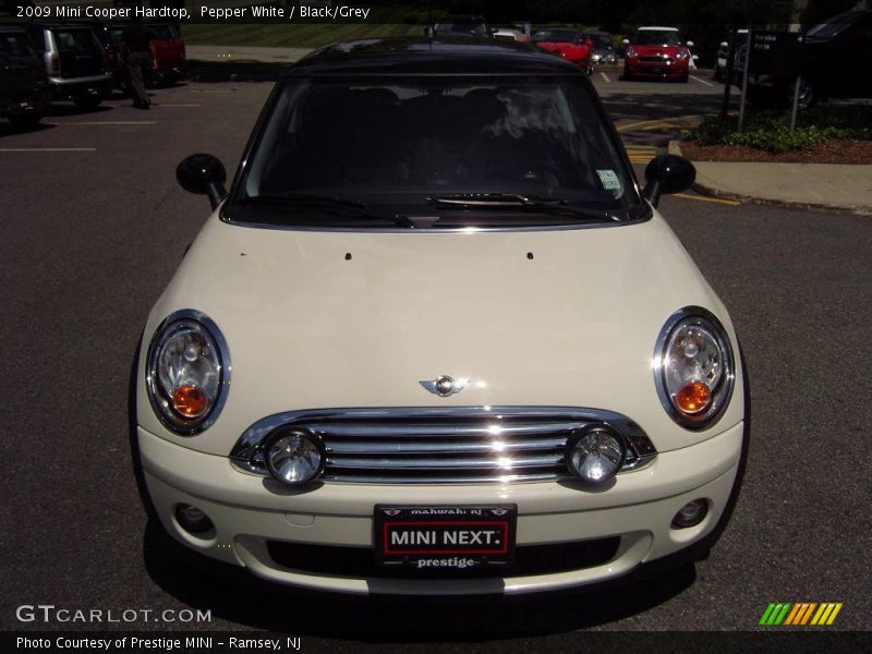 Pepper White / Black/Grey 2009 Mini Cooper Hardtop
