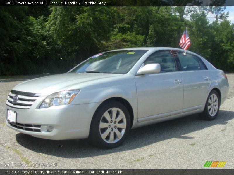 Titanium Metallic / Graphite Gray 2005 Toyota Avalon XLS