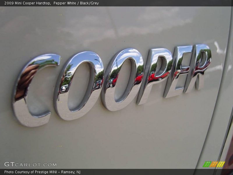 Pepper White / Black/Grey 2009 Mini Cooper Hardtop