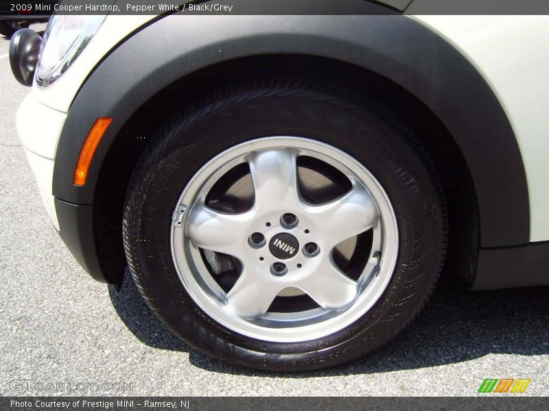 Pepper White / Black/Grey 2009 Mini Cooper Hardtop