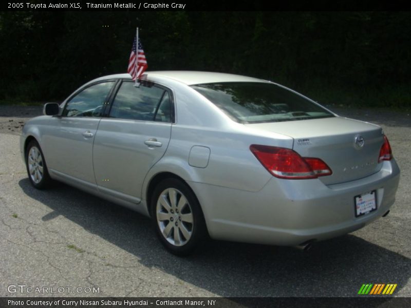 Titanium Metallic / Graphite Gray 2005 Toyota Avalon XLS