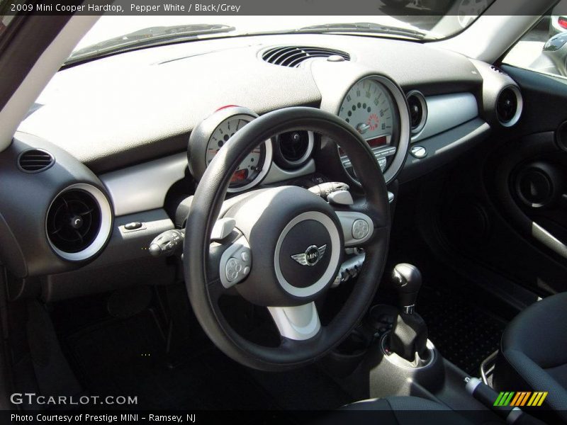 Pepper White / Black/Grey 2009 Mini Cooper Hardtop