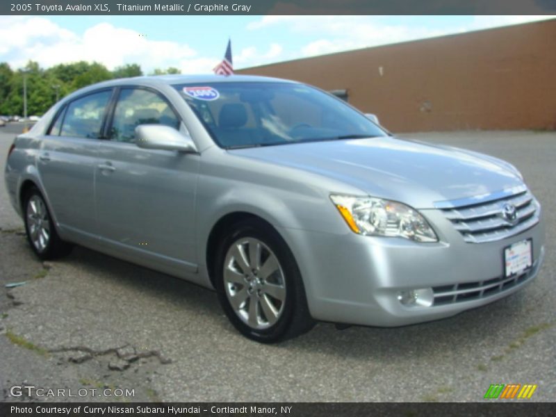 Titanium Metallic / Graphite Gray 2005 Toyota Avalon XLS