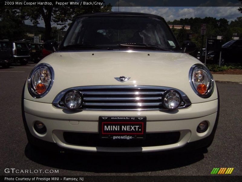 Pepper White / Black/Grey 2009 Mini Cooper Hardtop