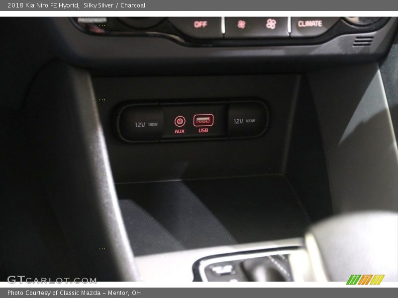 Silky Silver / Charcoal 2018 Kia Niro FE Hybrid